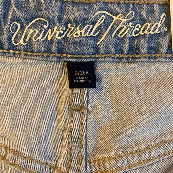 UNIVERSAL Thread Jean shorts Size 2 - Picture 7 of 10